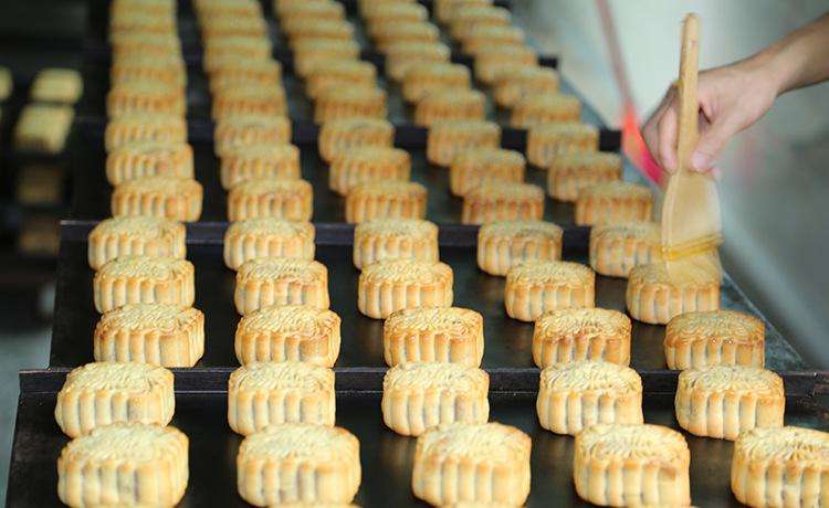 月餅廠地面選自流平地坪漆施工公司合作的原因有哪些？